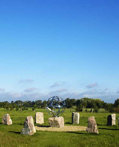 Sphère armillaire en cercle monolithique, Collège d’Eton, Berkshire, Angleterre
