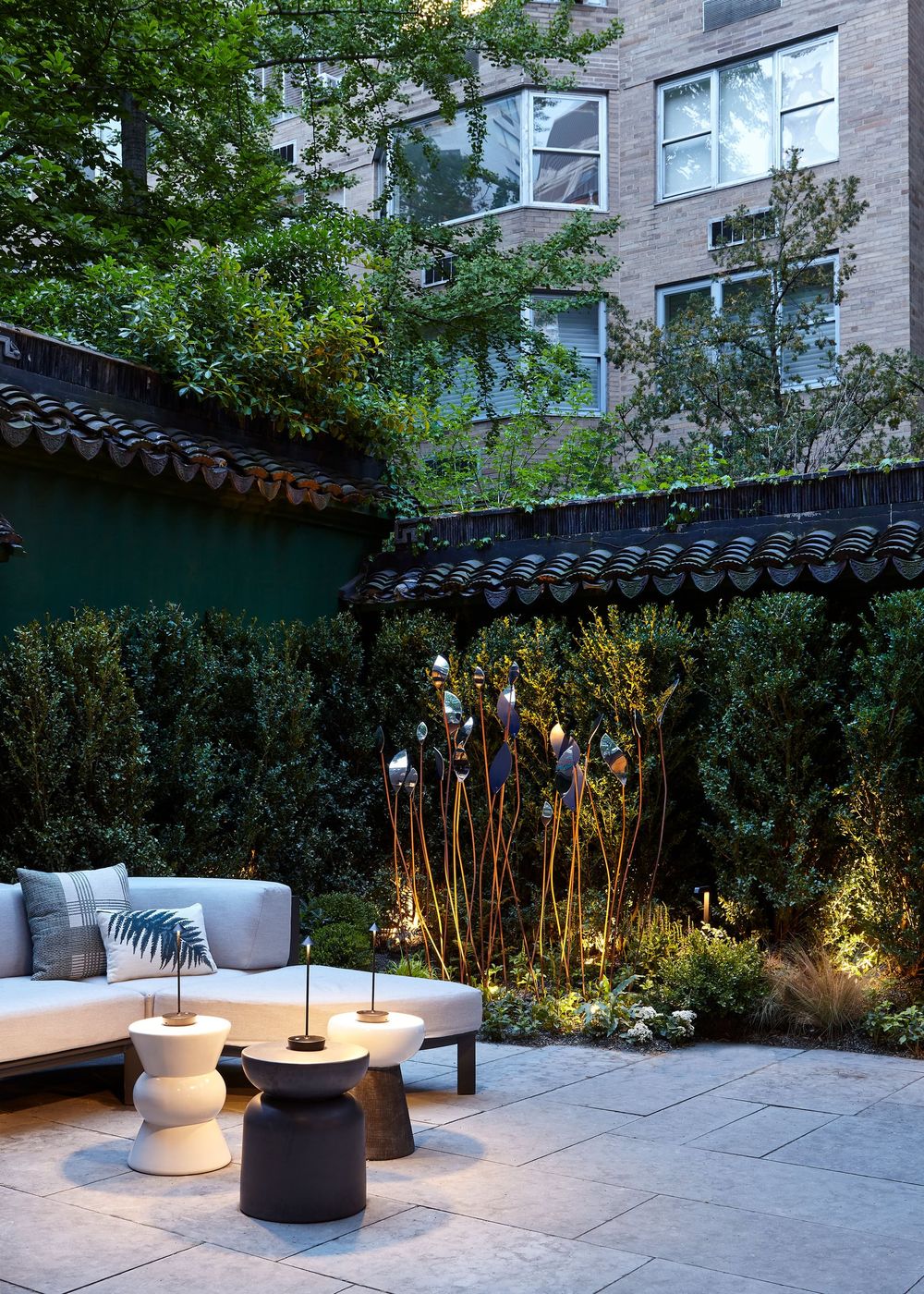 serene urban courtyard garden at kips bay garden