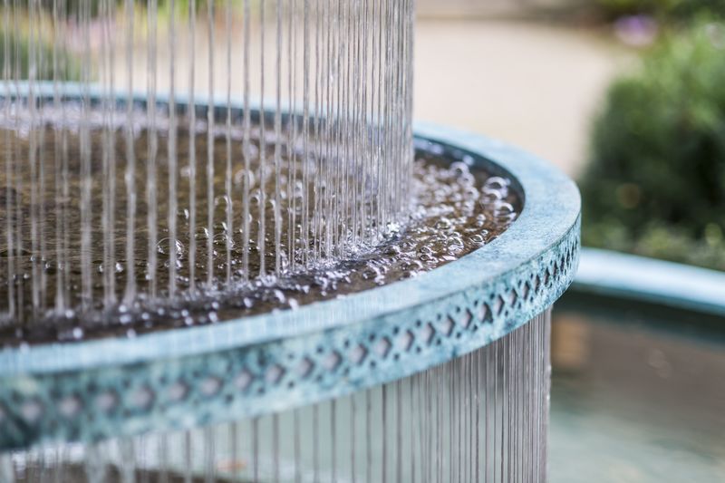 mimeo upclose fountain